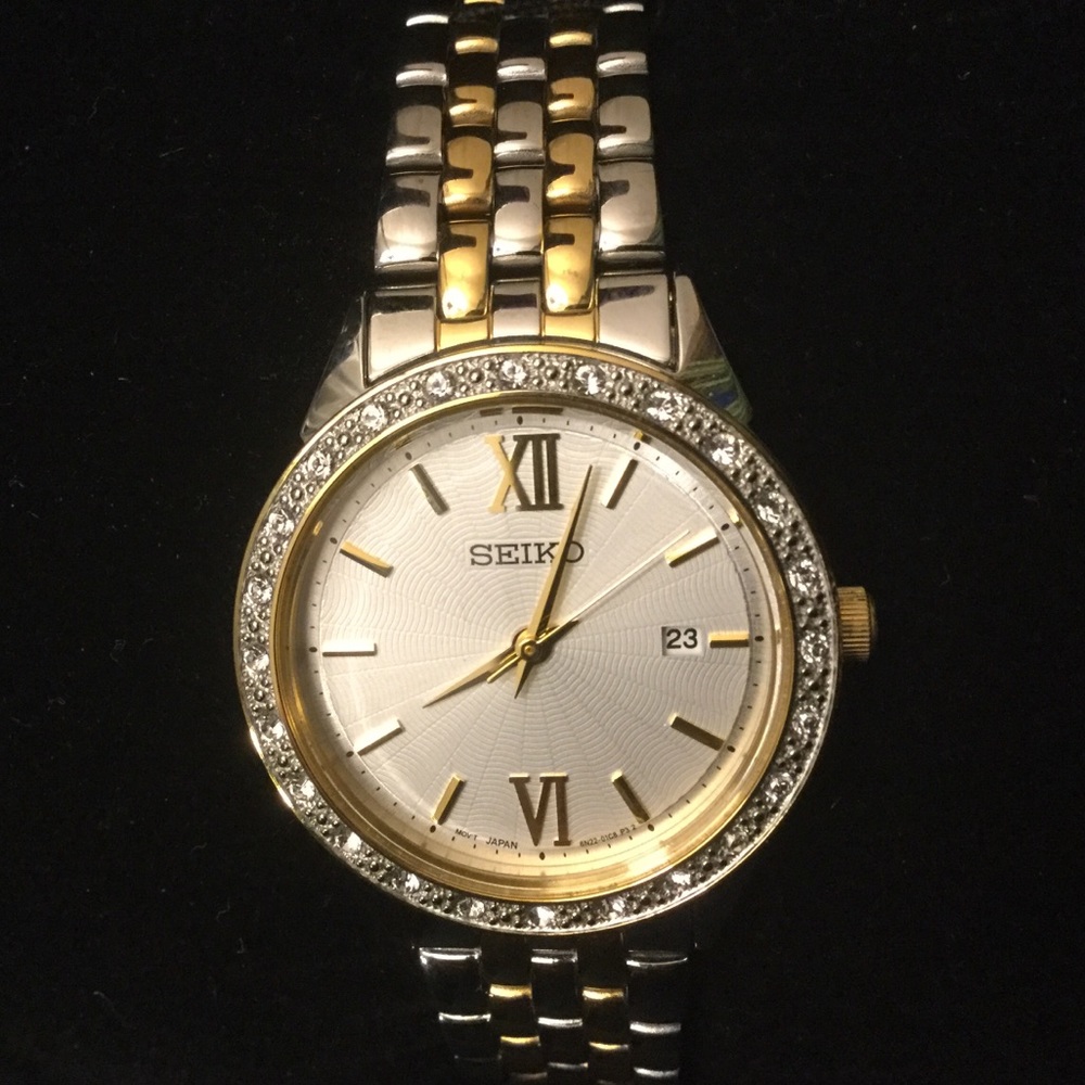 Seiko Ladies Watch adorned w/Svarkovski Crystals